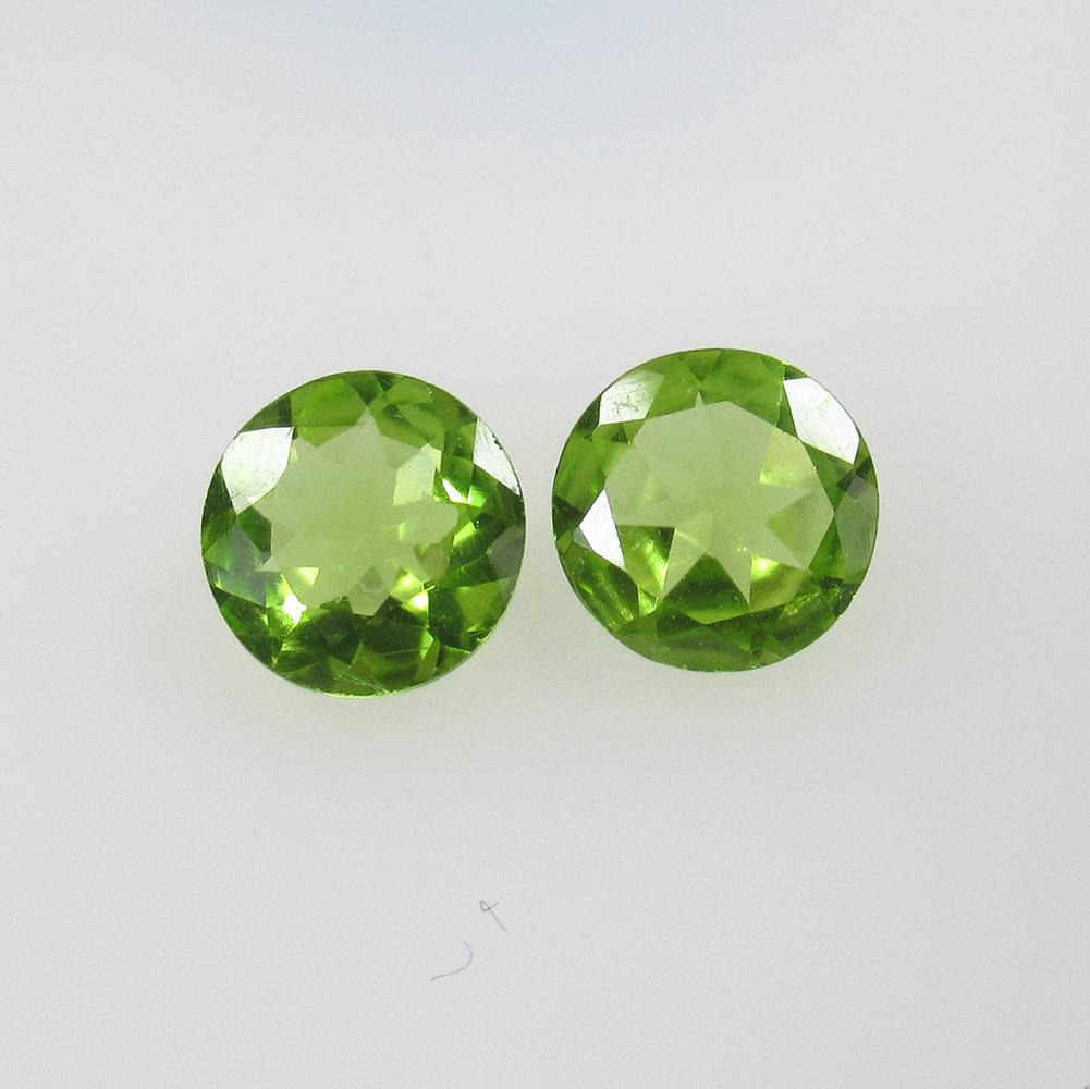 2.22 Ct Natural Pakistan Peridot Round Pair (1 of 2)