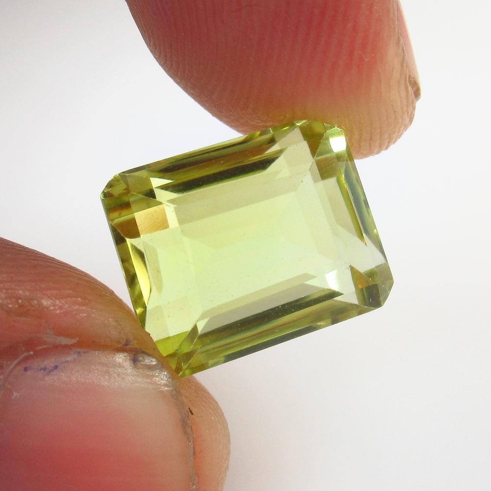 10.19 Ct Natural Lemon Quartz Octagon Cut: No Reserve! Title: 10.19 Ct Natural Lemon Quartz Octagon Cut Stone Clarity: VVS Gemstones: Natural Lemon Quartz Carat Weights: 10.19 Size/Dimensions: 13.00 x 10.80 x 8.90 mm Additional Information: Go