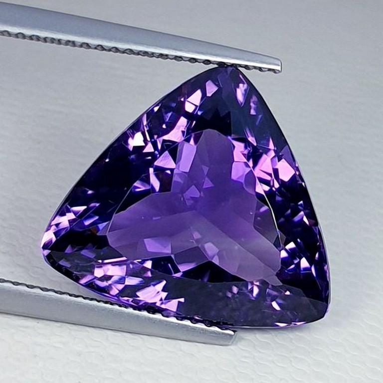 Natural Amethyst Triangle Cut 13.88 ct (1 of 4)
