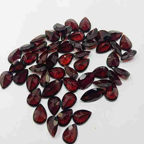 53 PCS 116.40 CTS NATURAL RHODOLITE GARNET PEAR AND (1 of 4)
