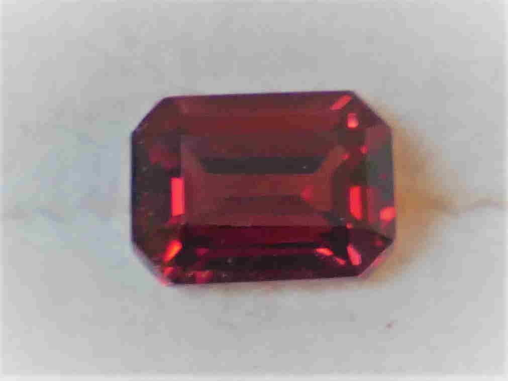 ALMANDITE GARNET 1.36 ct **HIGH QUALITY** (1 of 1)