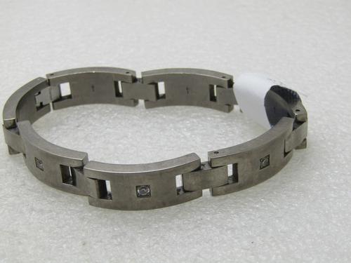 Men's Vernani CZ Titanium Bracelet, Signed Forza: Men's Vernani CZ Titanium Bracelet, Signed Forza Testori, 8.5" - marked titanium - sold on Forza Tesstori' webside (currently out of stock) at sale price of $143.10).ÿ It is slightly under 1/2? wde w