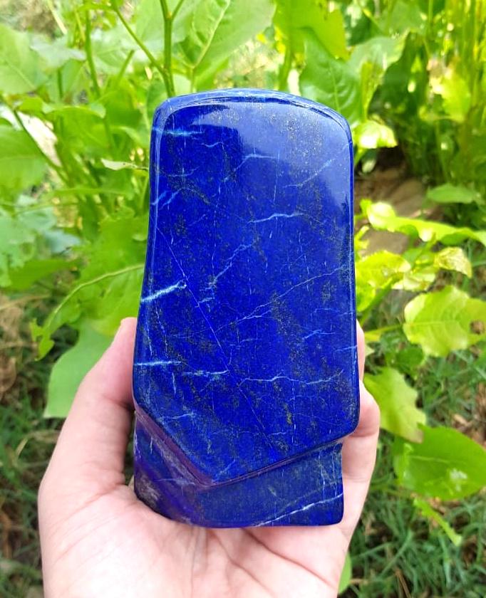 1066 Gram Top Quality Royal Blue Lapis Lazuli Tumble: Title:1066 Gram Top Quality Royal Blue Lapis Lazuli Tumble Weight: 1066 Gram Size/Dimensions: 142x72x53 mm Origin: Afganistan Reserve: $95.00 Shipping: Domestic: Flat-rate of $15.00 to anywhere within