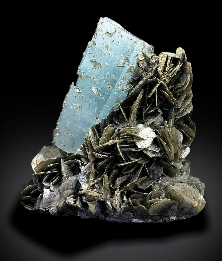 Aquamarine Crystal , Terminated Damaged Free Natural: Materials: Gem type: Aquamarine Description Aquamarine Crystal , Terminated Damaged Free Natural Aquamarine Crystal With Beautiful Muscovite Mica Specimen From Pakistan - Crystal is undamaged and good