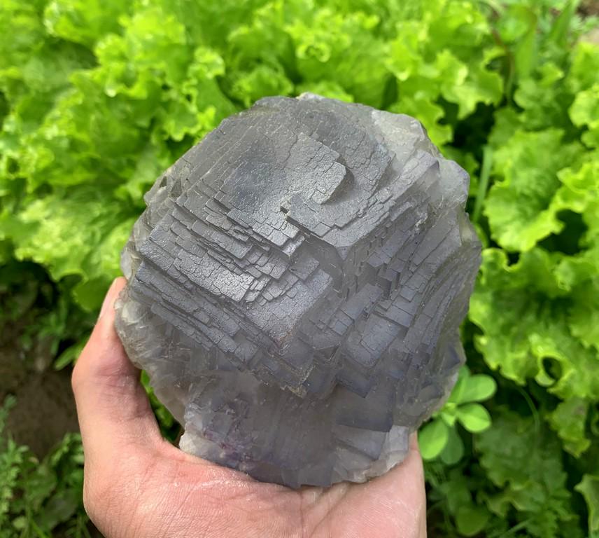 2000 Gram Gorgeous Large Natural Fluorite With Calcite: Title: 2000 Gram Gorgeous Large Natural Fluorite With Calcite Specimen Treatment: Natural Weight: 2000 Gram Size/Dimensions: 120x108x103 mm Origin: Pakistan Reserve: $80.00 Shipping: Domestic: Flat-ra