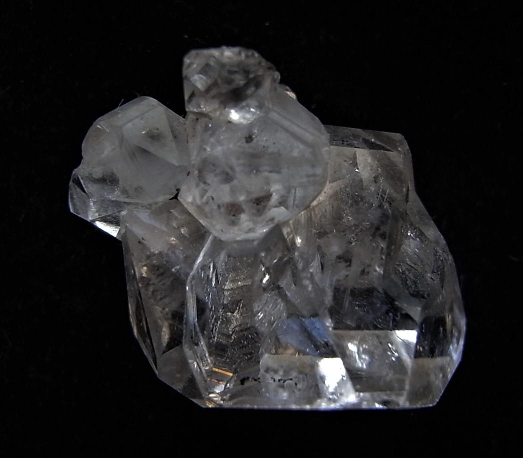 GENUINE HERKIMER DIAMOND: Title: GENUINE HERKIMER DIAMOND Origin: Ace of Diamonds Mine, Middleville, New York, USA Size: 2x1.5x1.1 cm / 4.01 gram very unusual complex quartz var herkimer diamond crystal cluster. some skeletal 
