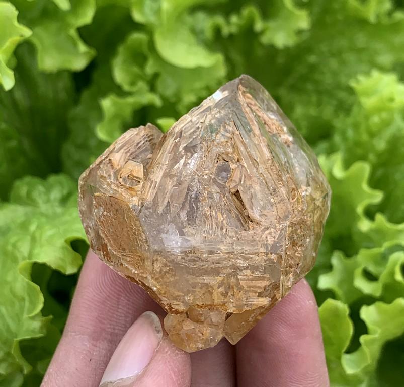 46 Gram Rare Natural Quartz With Clay Inclusion: Title: 46 Gram Rare Natural Quartz With Clay Inclusion Specimen Treatment: Natural Weight: 46 Gram Size/Dimensions: 44x37x28 mm Origin: Pakistan Reserve: $15.00 Shipping: Domestic: Flat-rate of $15.00