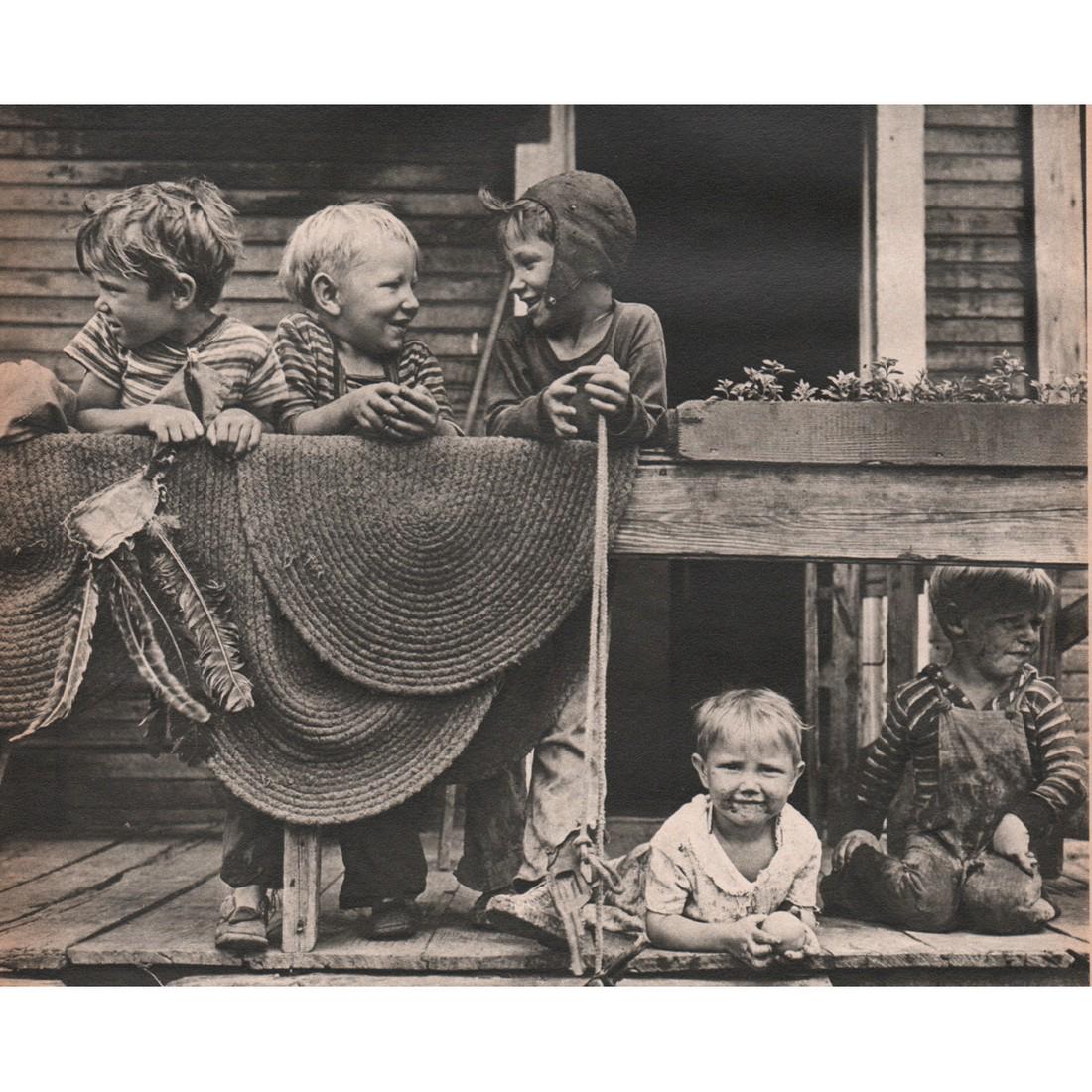 RUSSELL LEE - Talking Shop on Rug Beatin' Day (1 of 1)