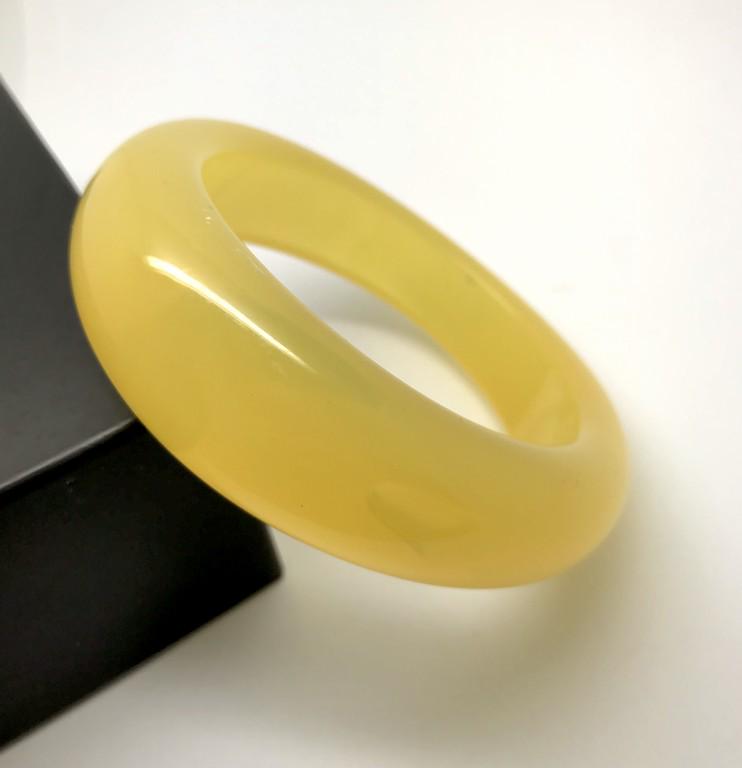 Alluring Unique Vintage Bakelite Bangle Bracelet (1 of 7)