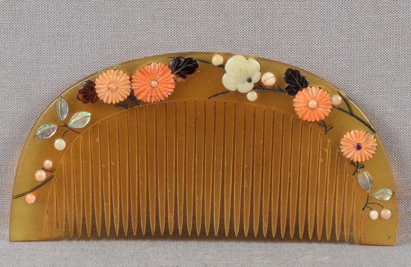 19c Japanese comb horn CORAL CHRYSANTHEMUMS & CHERRY (1 of 6)