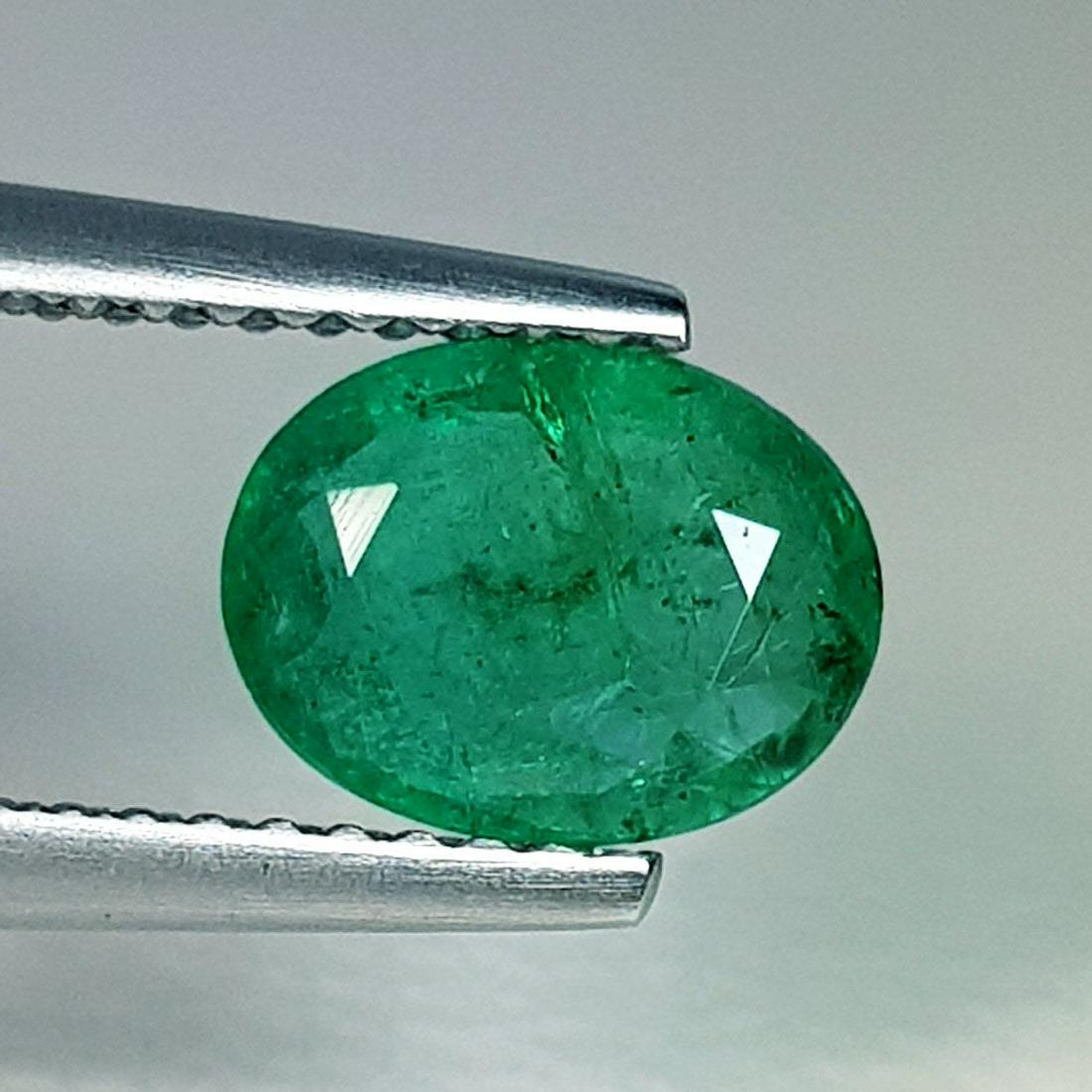 Natural Emerald Oval Cut 1.15 ct (1 of 5)
