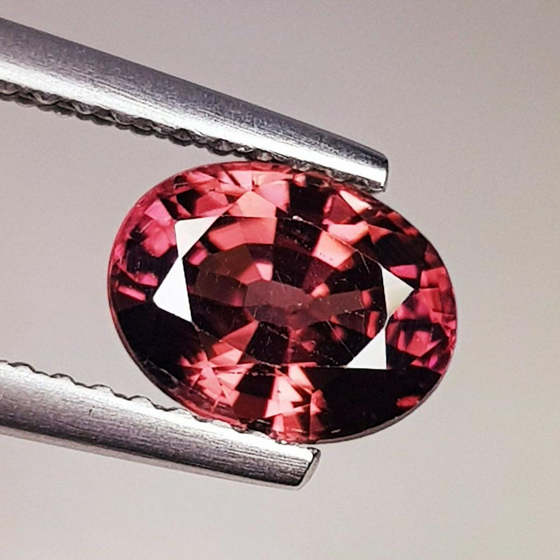 1.93 ct Natural Zircon Oval Cut: No Reserve! Title: 1.93 ct Natural Zircon Oval Cut Color/Clarity: VVS Gemstones: Loosegemstone Carat Weights: 1.93 Size/Dimensions: 7.60 x 5.90 x 4.20 Additional Information: Oval - Cambodia Shipping: