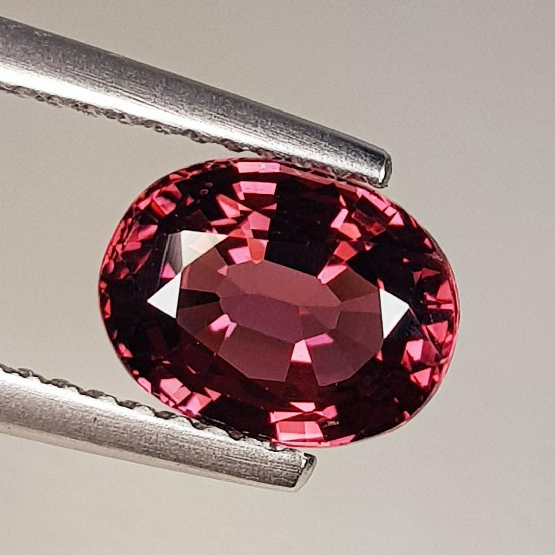Natural Rhodolite Garnet Oval Cut 1.64 ct: No Reserve! Title: Natural Rhodolite Garnet Oval Cut 1.64 ct Color/Clarity: VVS - VS Gemstones: Gemstones Carat Weights: 1.64 Size/Dimensions: 7.70 x 5.70 x 4.00 Additional Information: Oval - Burma S