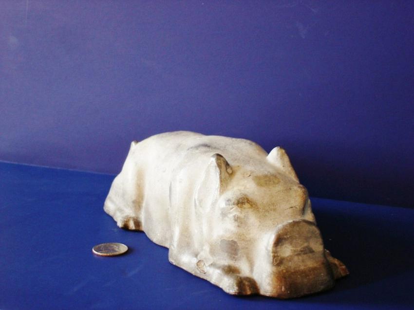 RARE PIG DOORSTOP (1 of 9)