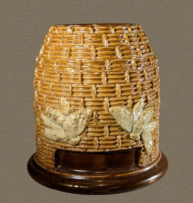 Royal Doulton Stoneware Beehive Matchstick Holder (1 of 5)
