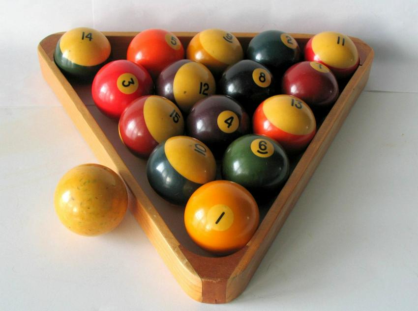 Vintage billiard balls. (1 of 1)