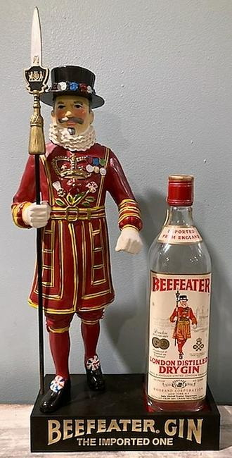 VINTAGE BEEFEATER GIN BAR BACK BOTTLE HOLDER DISPLAY w (1 of 8)