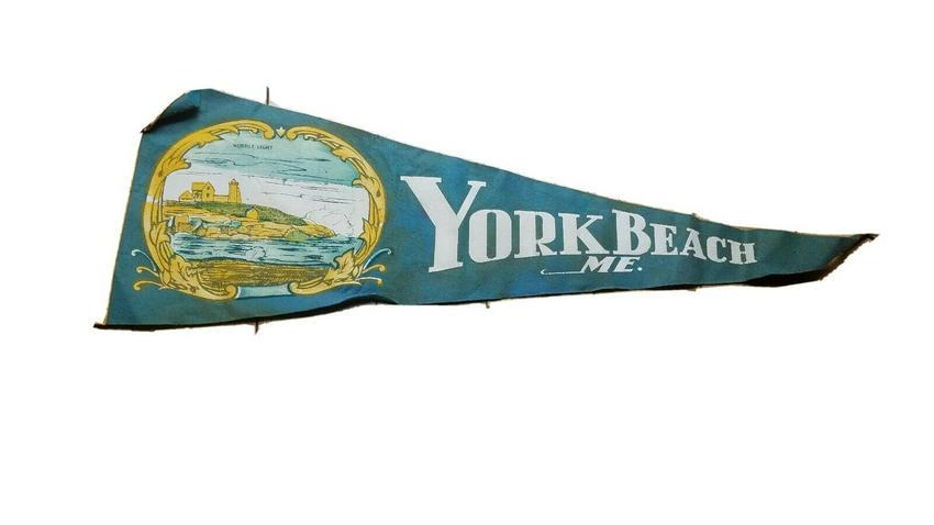 1950 Nubble Lighthouse york beach Maine pennant: Rare neat piece. Popular Maine destination. Near York beach Measures approximately 25" Shipping: Domestic: Flat-rate of $12.00 to anywhere within the contiguous U.S. International: Foreign shipping ra