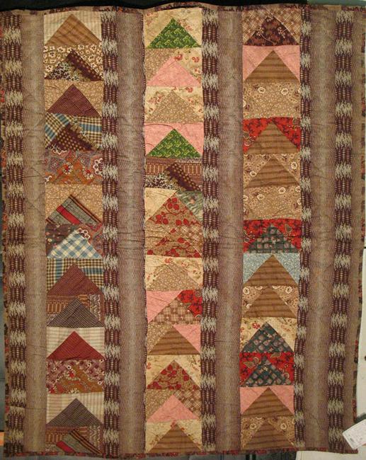 FLYING GEESE BARS ANTIQUE CRIB QUILT 1870s (1 of 3)