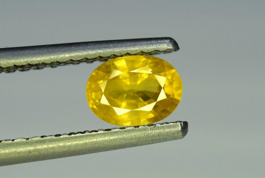 Sapphire, 1.30 Carats Very Amazing Natural Yellow (1 of 4)