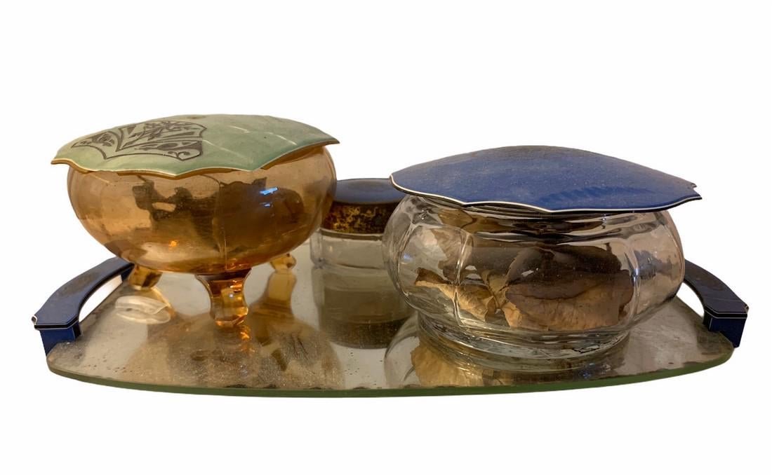 5 piece vintage vanity set (1 of 9)