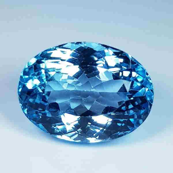11.30 Ct Natural Oval Cut Top Quality Blue Topaz (1 of 5)
