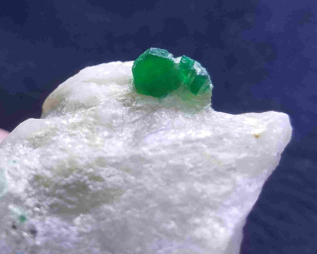 92 Grams Top Quality Emerald Specimen: Title: 92 Grams Top Quality Emerald Specimen Origin: Pakistan Weight: 92 Grams Size/Dimensions: 56x37x30 MM Additional Information: Natural Reserve: $120.00 Shipping: Domestic: Flat-rate of $25.00 to