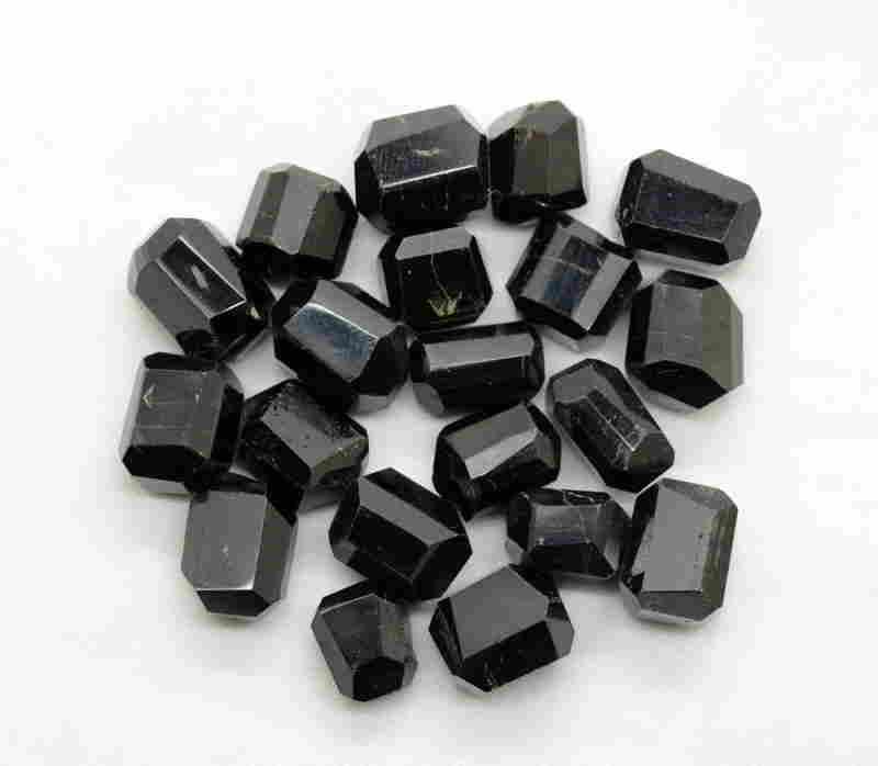 100 CT Amazing Polished Black Tourmaline Beads Crystals: Title: 100 CT Amazing Polished Black Tourmaline Beads Crystals @Pakistan Origin: Pakistan Weight: 100 Carat Size/Dimensions: xxx mm Reserve: $30.00 Shipping: Domestic: Flat-rate of $12.00 to anywhere 