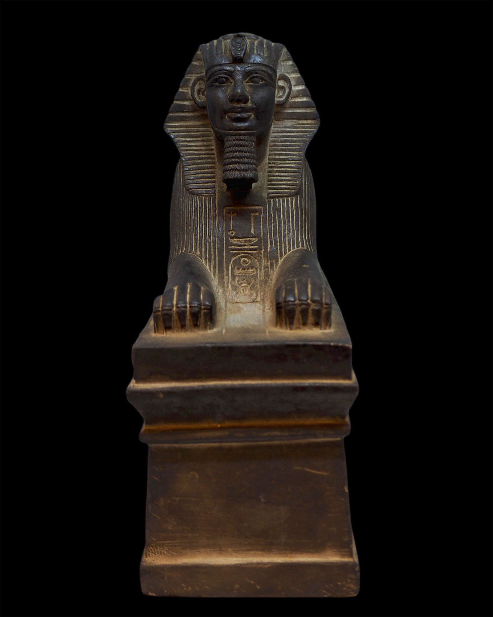 Egyptian basalt sphinx of Thutmose III (1 of 4)