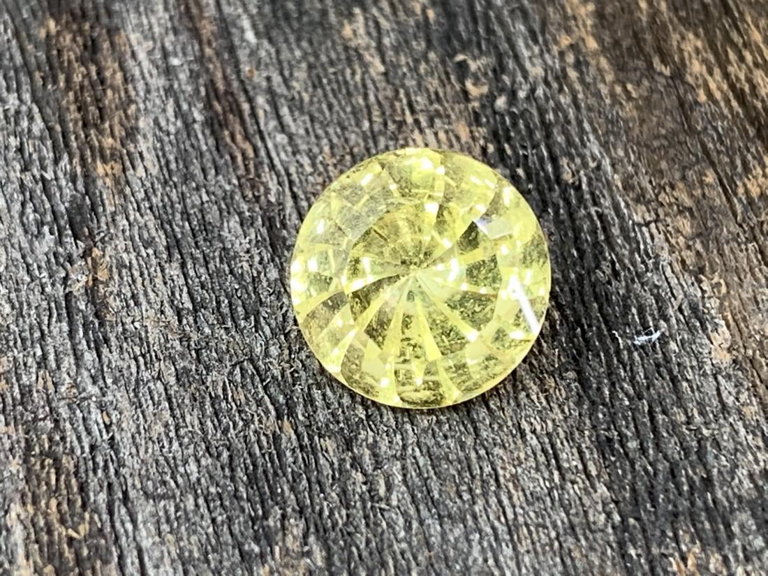 Heliodor (Golden Beryl): No Reserve! Title: Heliodor (Golden Beryl) Materials:Sterling Silver Dimensions: 3.30 Carat Stone 10 mm x 7 mm Shipping: Domestic: Flat-rate of $7.00 to anywhere within the contiguous U.S. Internation