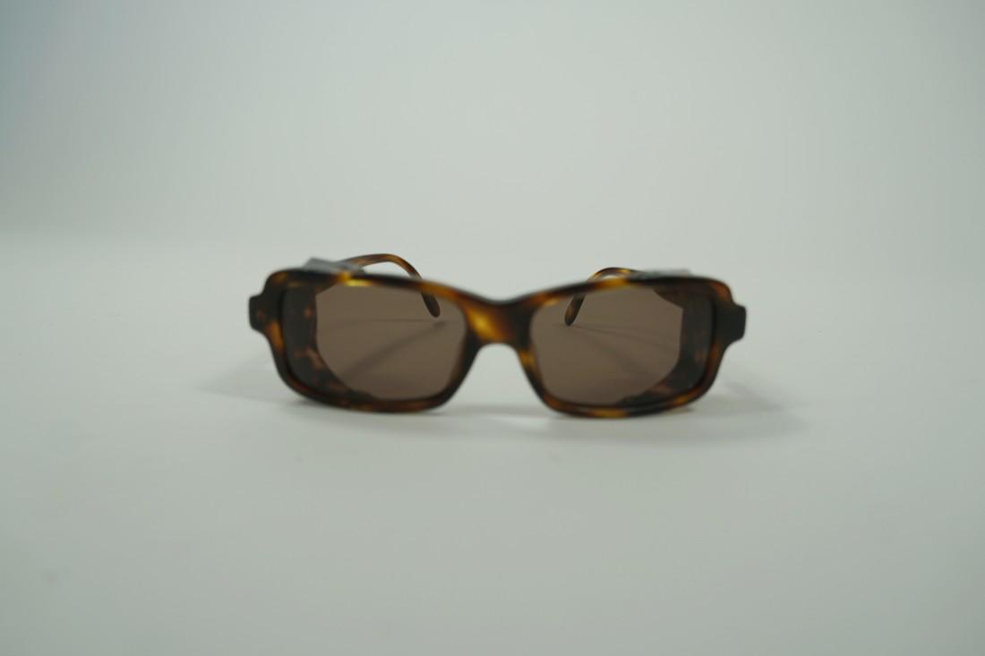 Chanel turtle shell sunglass: Title: Chanel turtle shell sunglass Brand/Designer: Chanel Materials: N/A Dimension: n/a Additional Information: Chanel turtle shell sunglassPreowned items have wear and can be damaged. Check picutres