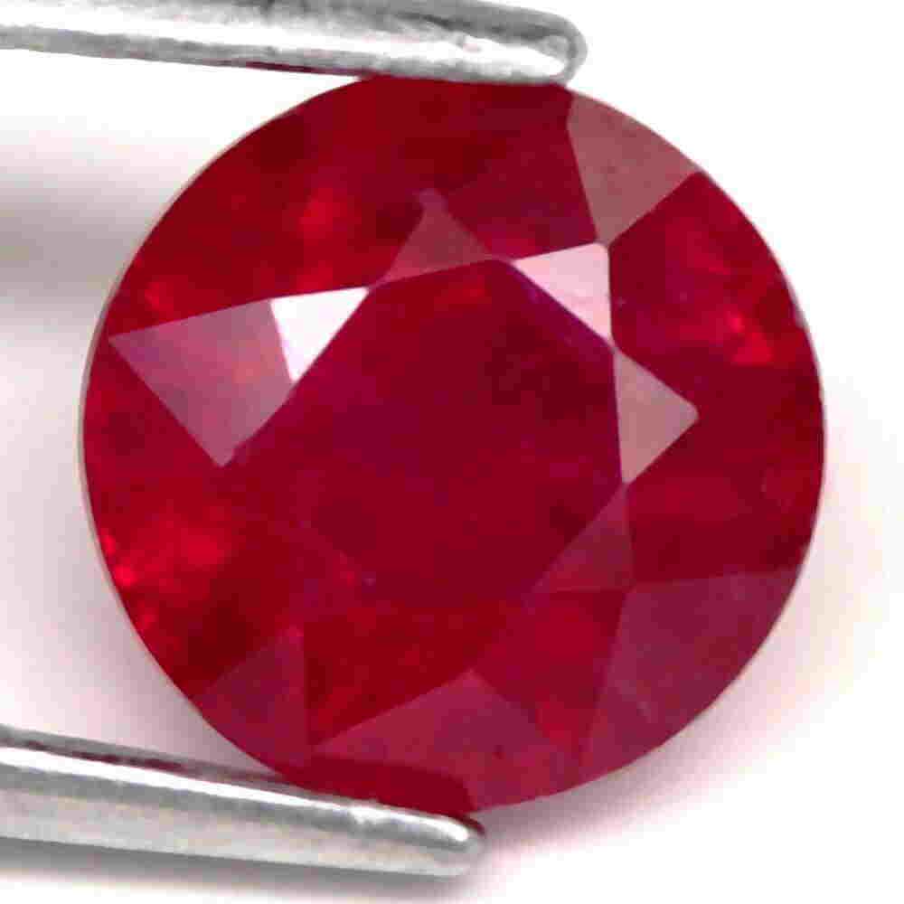 2,33 cts Natural Round Blood Red Ruby (1 of 3)