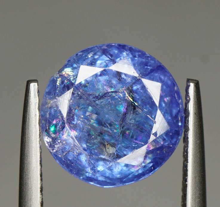 Natural Tanzanite 3.16 Carat: No Reserve! Natural Tanzanite 3.16 Carat Shipping: Domestic: Flat-rate of $35.00 to anywhere within the contiguous U.S. Europe: Flat-rate of $35.00 to anywhere within Europe International: Foreign shi