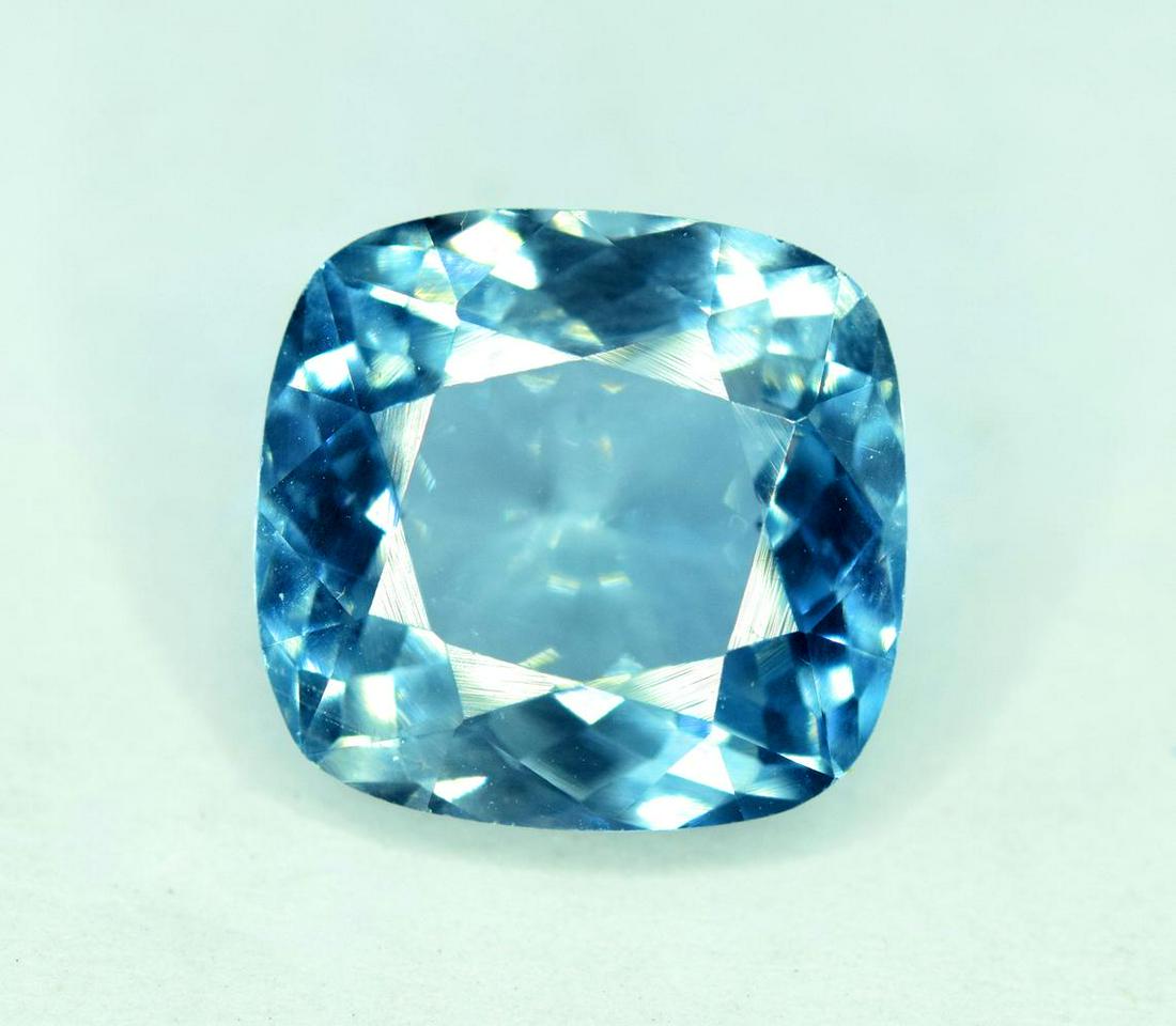 5.15 Carats Natural Untreated Aquamarine Gemstone: Materials: Gemstone, Aquamarine Carat weight: 5.15 Description 5.15 Carats Natural Untreated Aquamarine Gemstone From Pakistan Weight : 5.15 carat Size : 11*11*6 mm Treatment : Natural Origin : Unknow