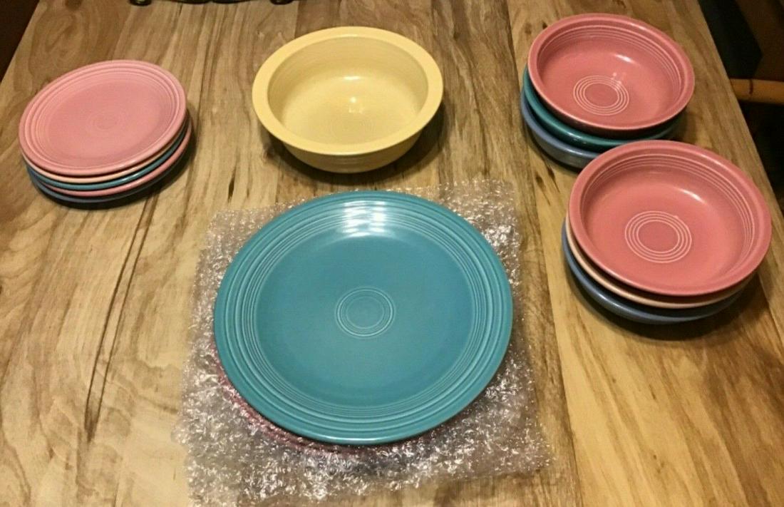 16 Pieces OF Homer Laughlin Fiesta Ware; 16 Pieces OF: For sale is a lovely set of 16 pieces of Homer Laughlin fiesta Ware. The set consist of 4 - 10 1/2” dinner plates 5 - 7 1/4” lunch or salad plates 6 - 6 3/4” wide soup or cereal bowls and one la