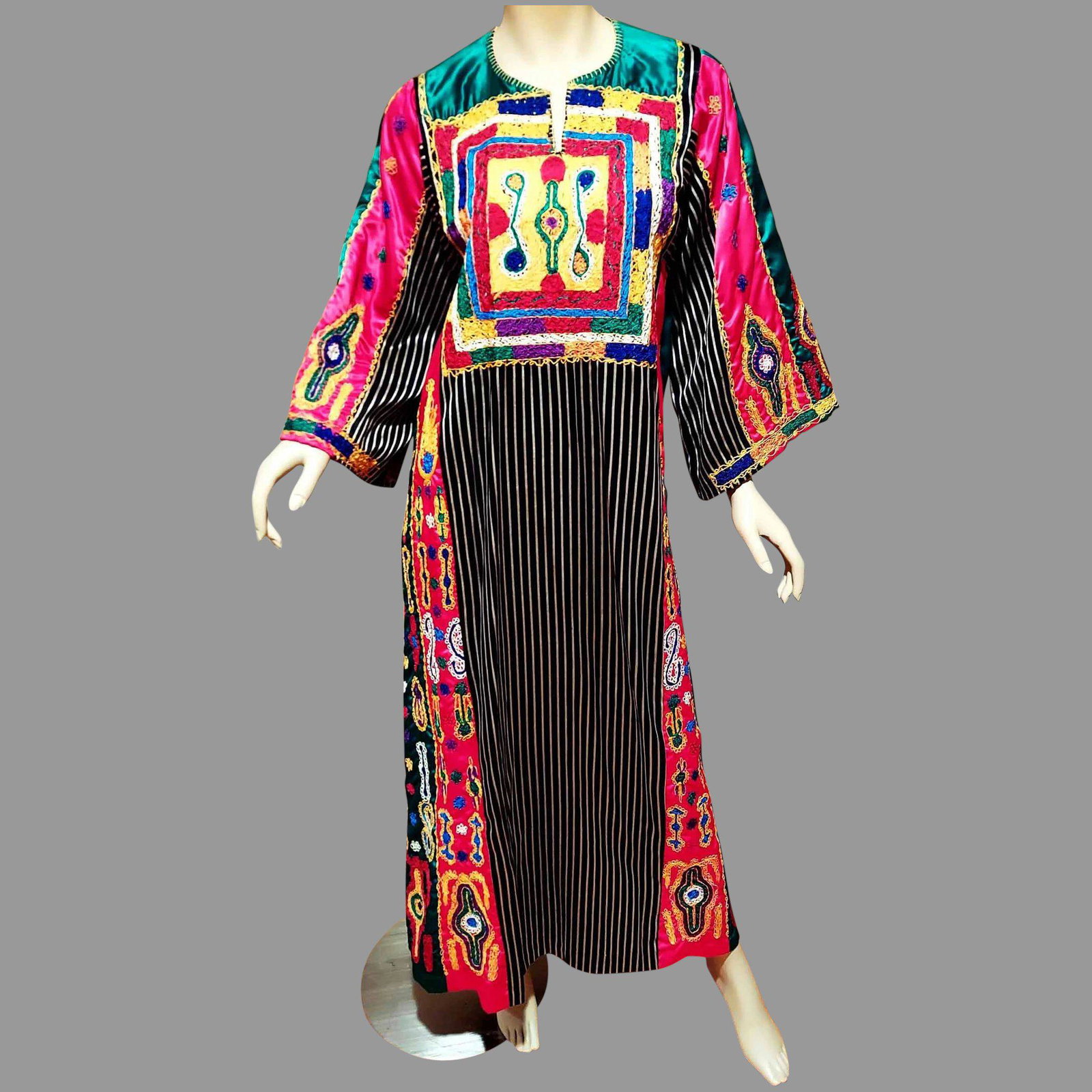 Vtg Ethnic Heavily Embroidered middle Eastern Kimono: A Stunner with amazing hand Embroidery. On a Silk Satin , Beautifully hand done and all Embroidered in Swirl movements. Worn once , This one is amazing Size- M Reserve: $95.00 Shipping: Domestic: Flat