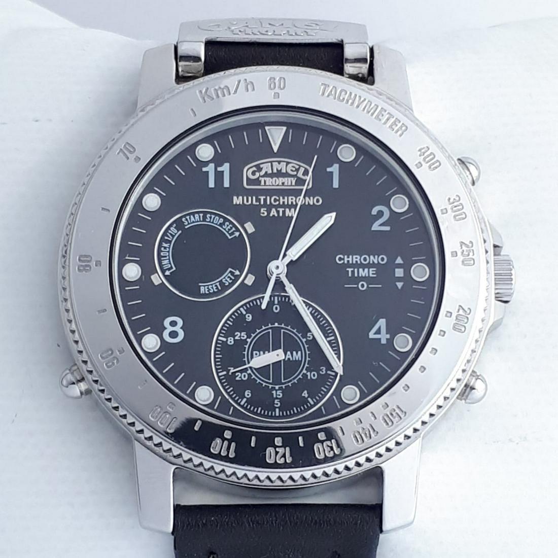 CAMEL TROPHY - MULTICHRONO - Men - 2011-present: Brand : CAMEL TROPHY Model : MULTICHRONO Gender : Men Movement : Quartz Type : Analogue wristwatch Total Lenght : 22 cm / 8,66 inch (Including Watch Case) Case Size : 39 mm / 1,54 Inch Bracelet Materi
