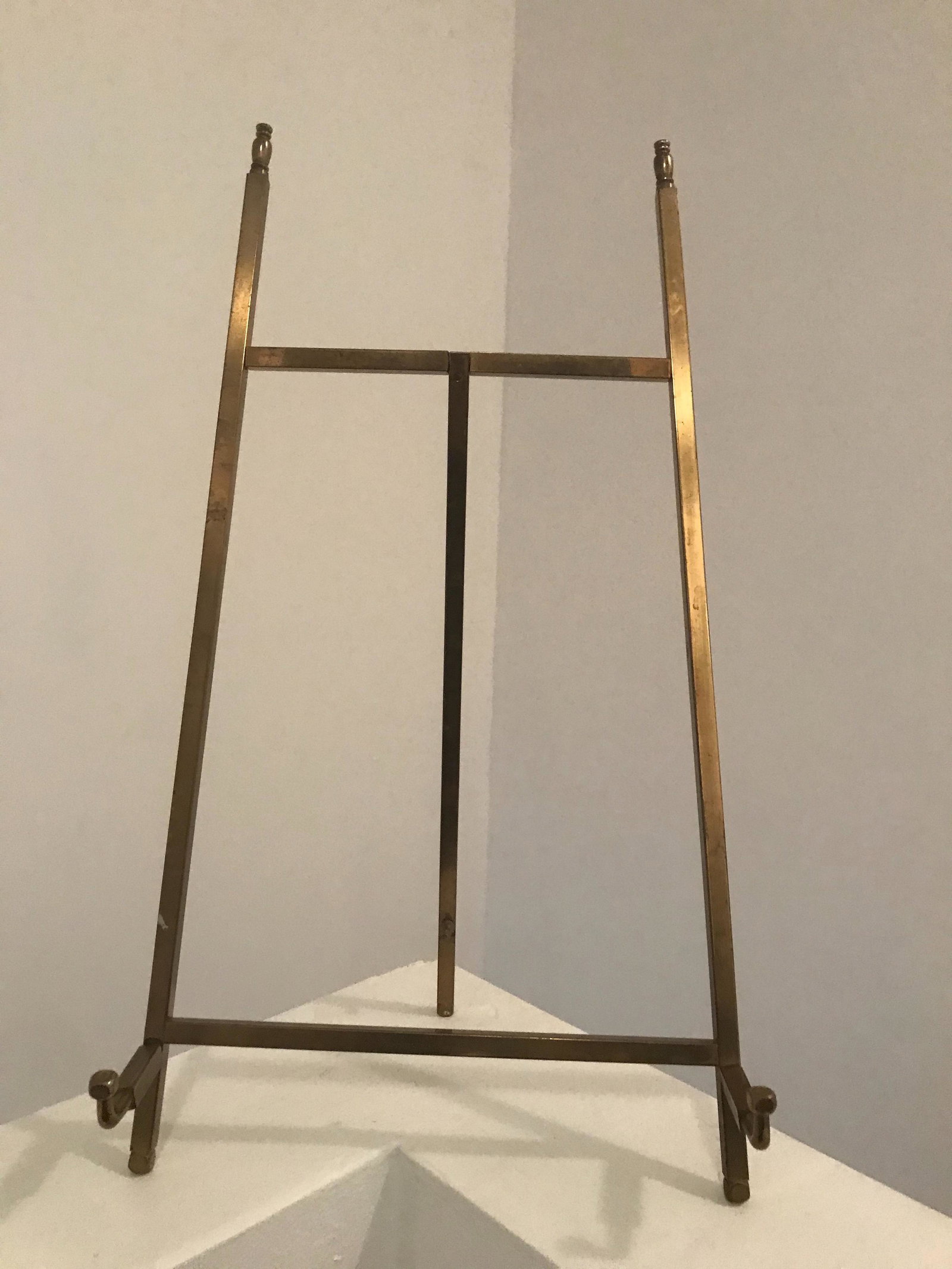 Brass paintings stand: Title: Brass paintings stand Date/Period: 19th Century Materials: Brass Dimension: 18'' by 11'' Additional Information: Reserve: $25.00 Shipping: Domestic: Flat-rate of $25.00 to anywhere within the c