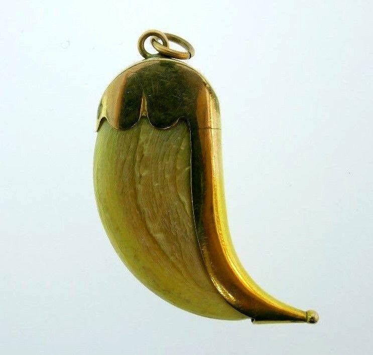 Bakelite Pendant: NS JG0 Vintage Bakelite Pendant Measurements: Length is 1.3 inches, a widest part is 1/2 inches Weight is 2.6 grams In excellent condition; wear consistent with age and use (please see pictures for de