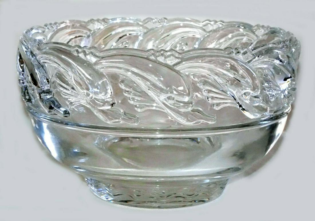 Vintage US Crystal Bowl Dolphin Rim Design by Tiffany: Up for sale from a recent estate in Honolulu Hawaii, this Vintage US crystal bowl with interlocking dolphin design rim by well known maker Tiffany. The condition is described above for more informatio
