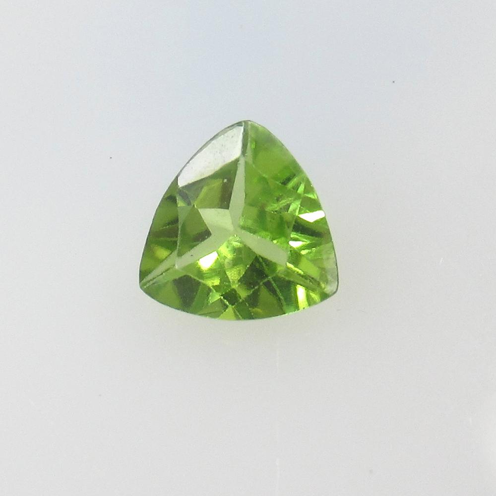 1.05 Ctw Natural Pakistan Peridot Trillion Cut: No Reserve! Title: 1.05 Ctw Natural Pakistan Peridot Trillion Cut Stone Clarity: VVS Gemstones: Peridot Size/Dimensions: 1.05 Carat Weights: 7.30 x 7.30 x 3.60 mm Additional Information: Top Class Lus