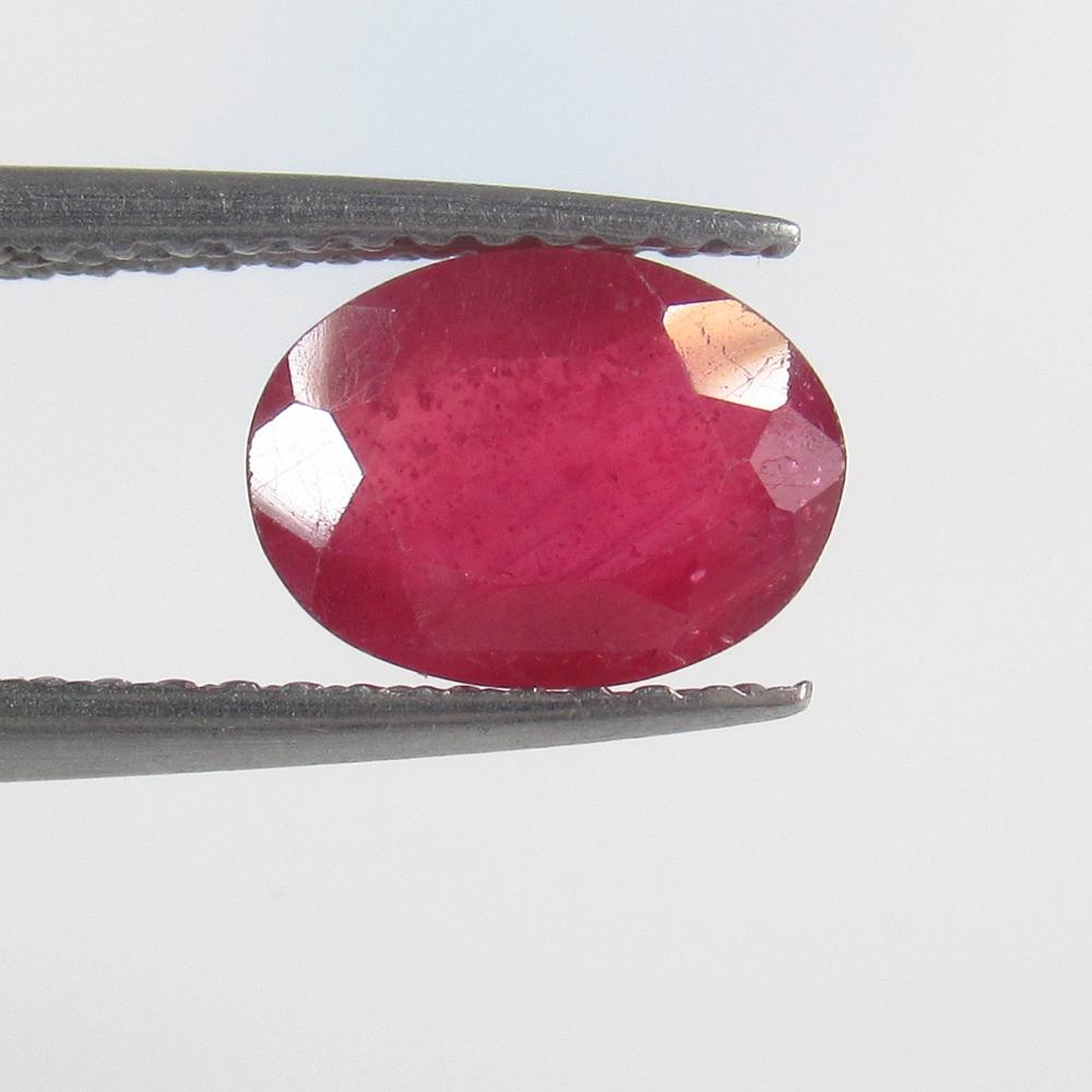 1.66 Ctw Natural Mozambique Pinkish Red Ruby Oval Cut (1 of 2)