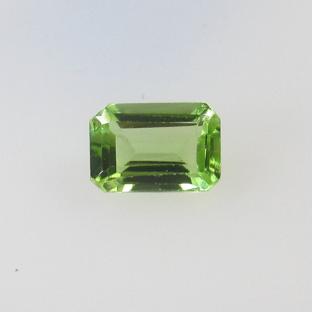 0.96 Ctw Natural Pakistan Peridot Octagon Cut: No Reserve! Title: 0.96 Ctw Natural Pakistan Peridot Octagon Cut Stone Clarity: VVS Gemstones: Peridot Size/Dimensions: 0.96 Carat Weights: 7.00 x 4.80 x 3.10 mm Additional Information: Top Class Lust