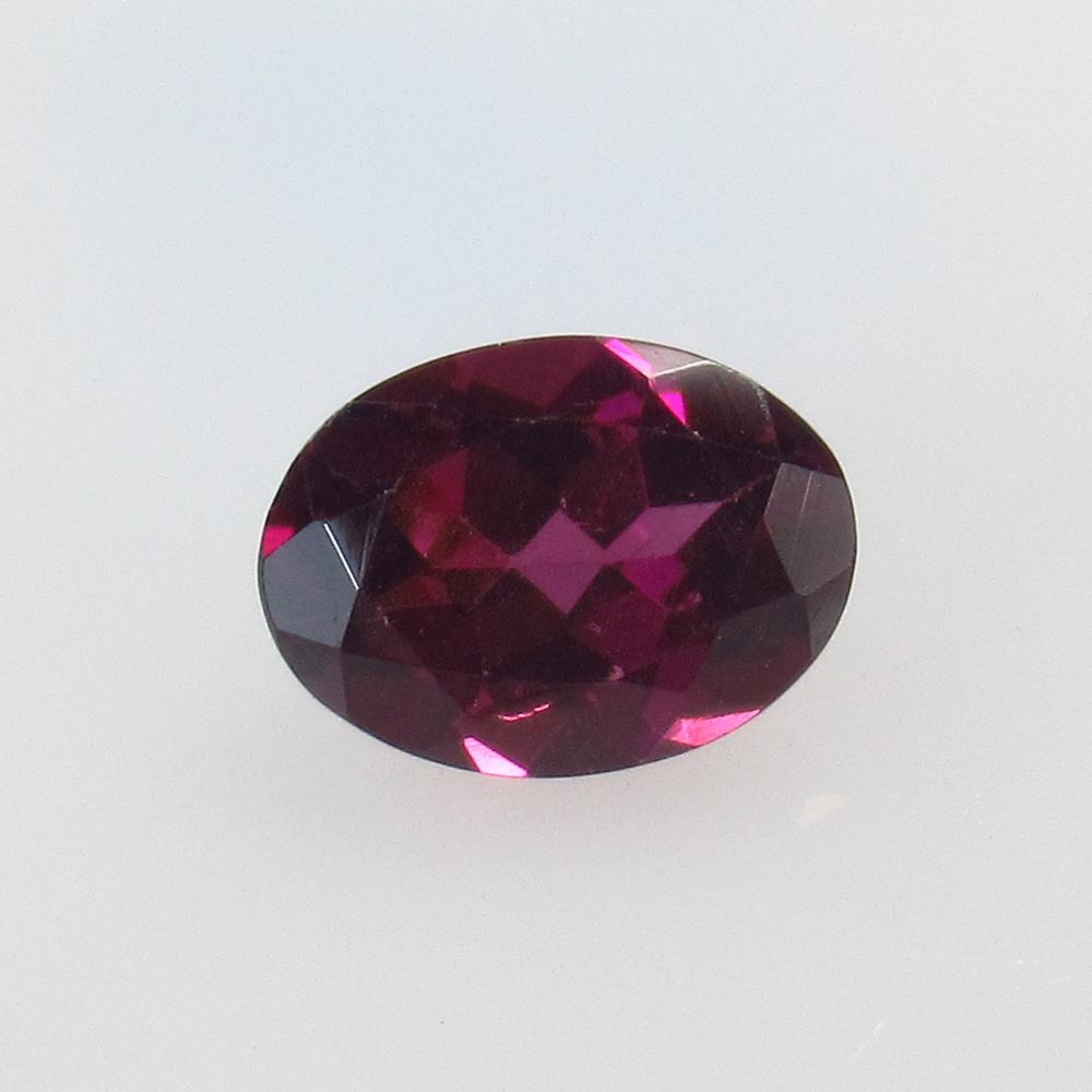 1.41 Ctw Natural Pink Rhodolite Garnet Oval Cut: No Reserve! Title: 1.41 Ctw Natural Pink Rhodolite Garnet Oval Cut Stone Clarity: VVS Gemstones: Rhodolite Garnet Size/Dimensions: 1.41 Carat Weights: 8.00 x 5.90 x 3.60 mm Additional Information: Pur