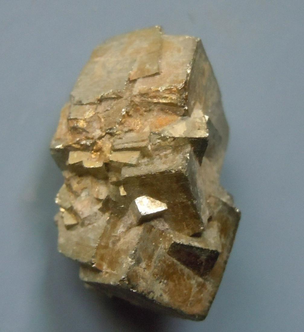 PYITE CUBE CLUSTER: Title: PYITE CUBE CLUSTER Origin: Navajun, La Rioja, Spain Size: 2x1x1 cm / 6 gram Description: complex elongate pyrite cube cluster Reserve: $3.00 Shipping: Domestic: Flat-rate of $6.00 to anywhere