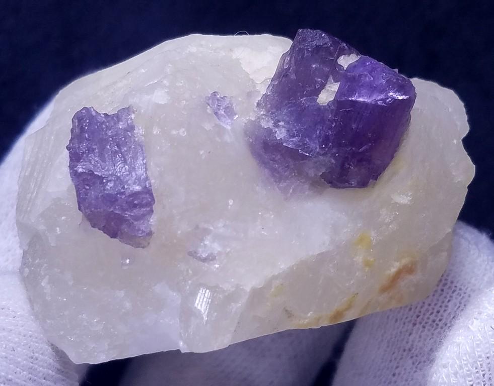 108 Grams Beautiful Scapolite Specimen: Title: 108 Grams Beautiful Scapolite Specimen Weight: 108 Grams Origin: Pakistan Materials: Specimen Size: 52x50x35 MM Additional Information: Treatment:Natural Reserve: $25.00 Shipping: Domestic