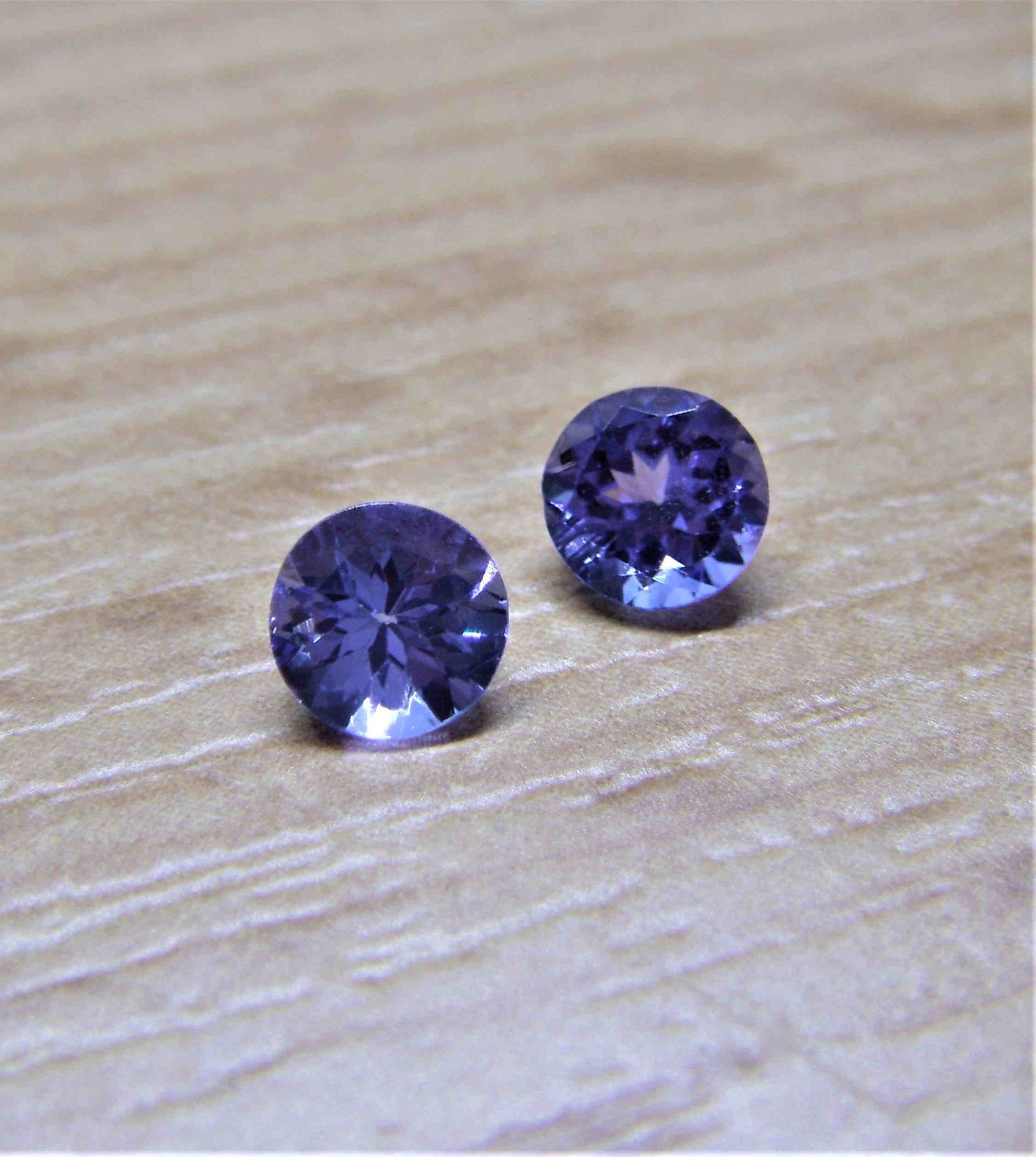 Tanzanite Round Pair - 0.90 ct (1 of 6)