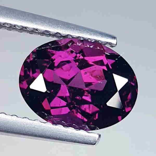 2.52 ct "IGI Certified" Natural Almandite Garnet (1 of 5)