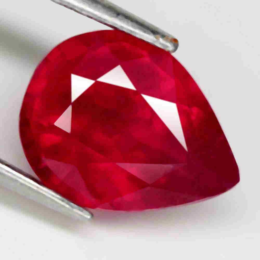 2,42 cts Natural Pear Pink Red Ruby (1 of 3)