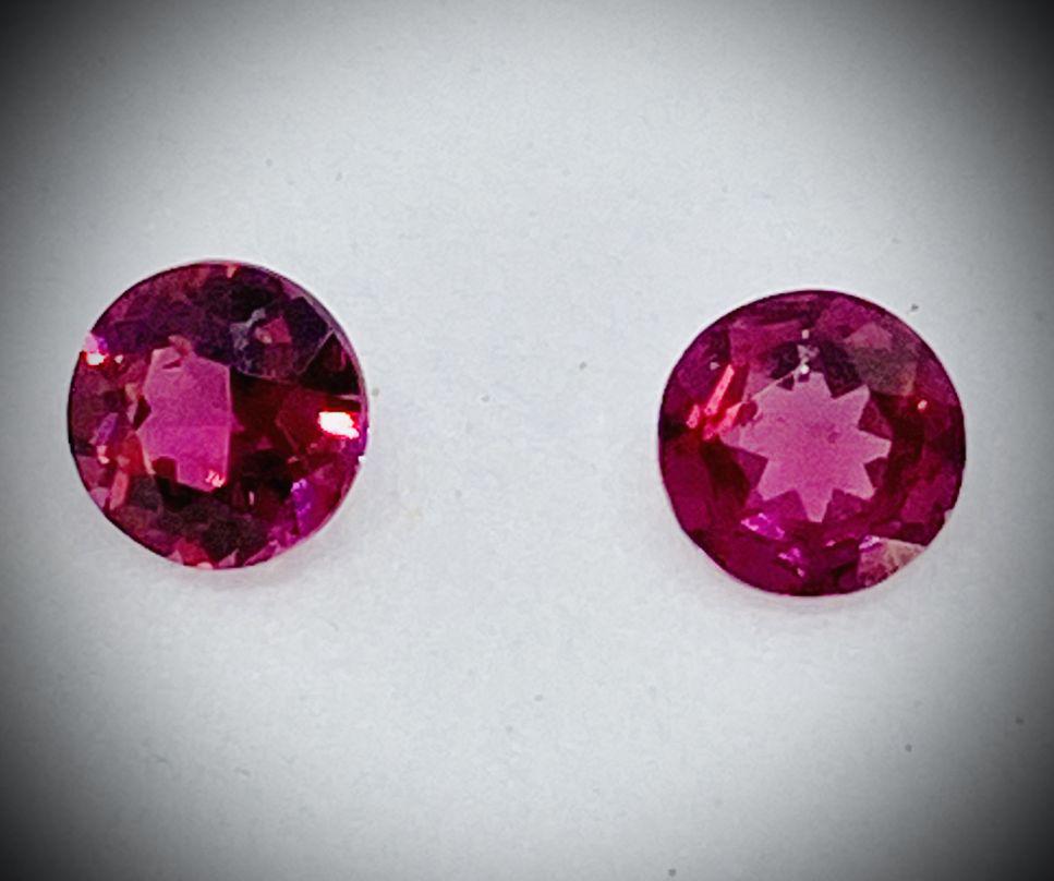 Pair of RHODOLITE GARNETS Round, Red with Top Fire 0.54 (1 of 2)